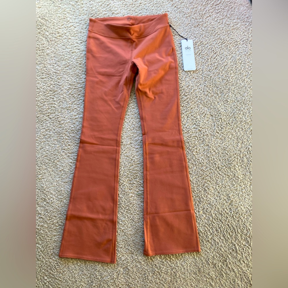 Alo Airbrush Low Rise Boot Cut Legging